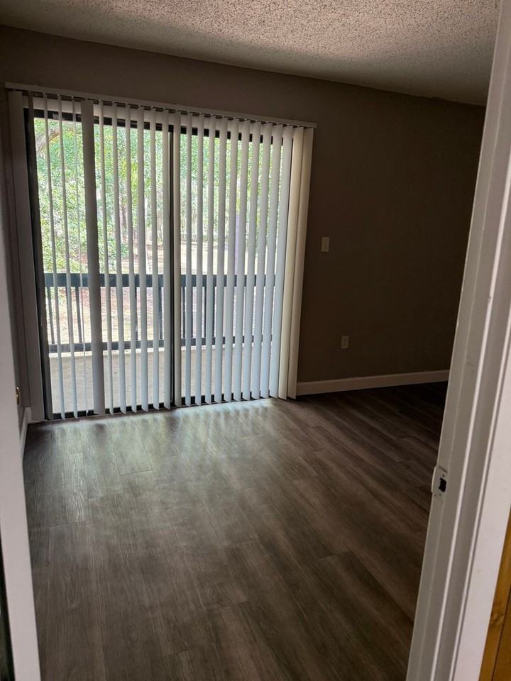 2811 R-142 2811 S.W. Archer Rd. - Photo 4 of 8