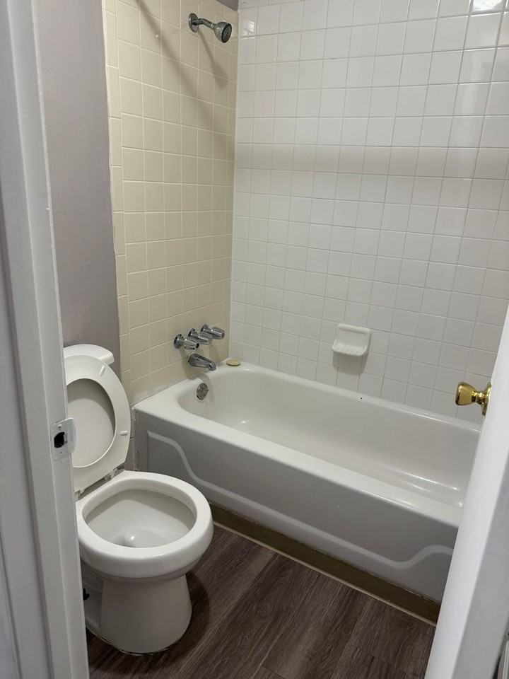 2811 R-142 2811 S.W. Archer Rd. - Photo 7 of 8