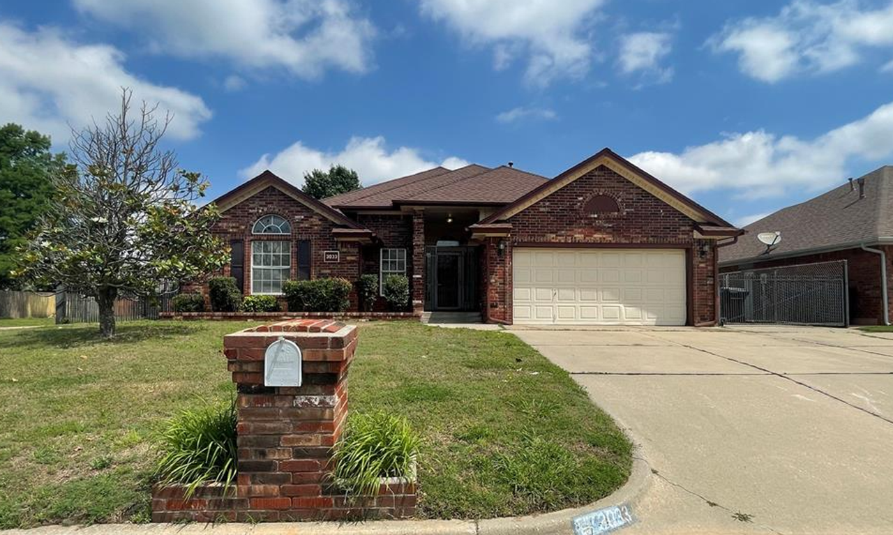 3033 Sw 126th St #1 - Photo 2 of 15