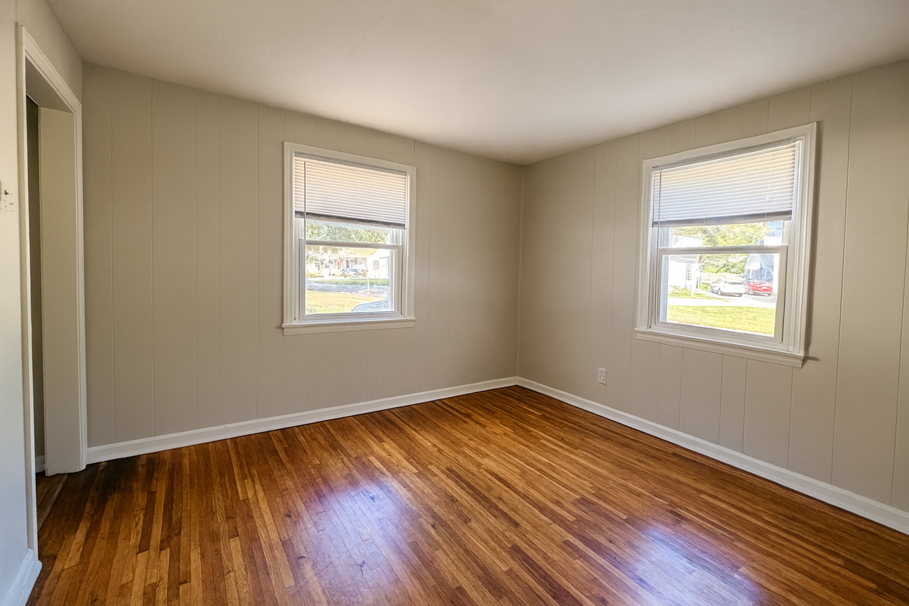 509 Millbrook Rd - Photo 6 of 17