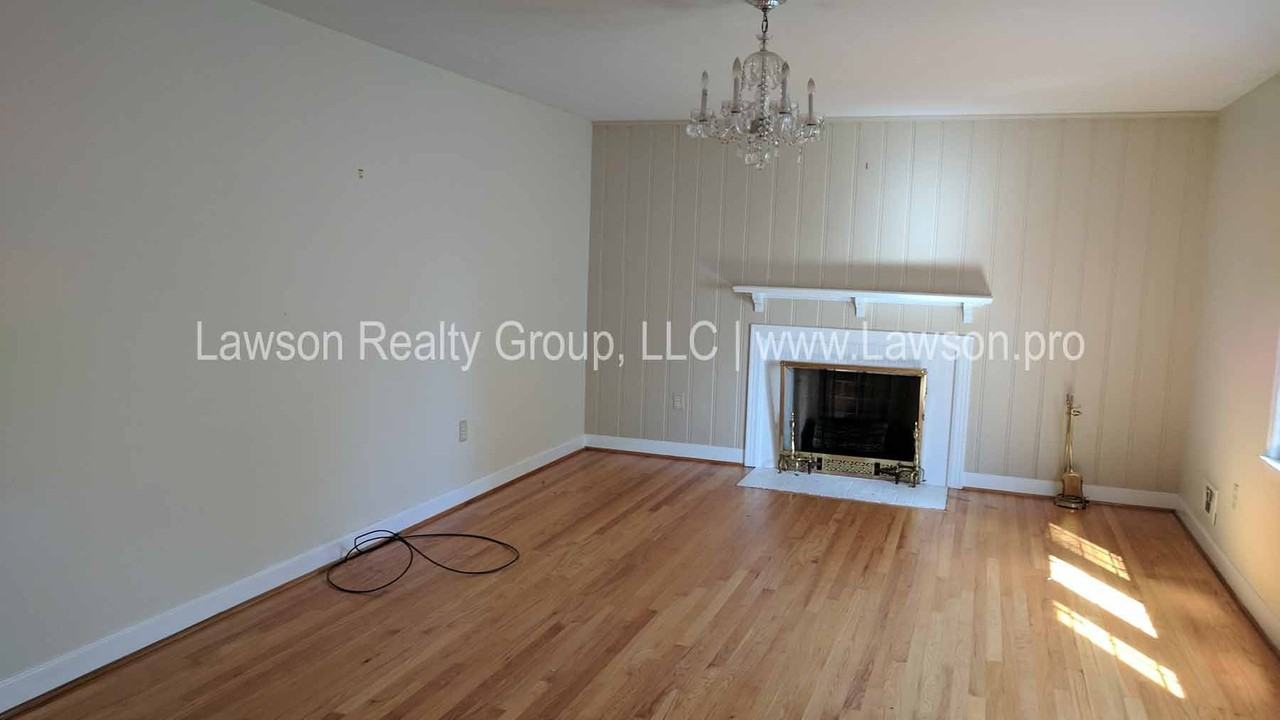 423 Highfield Rd - Photo 3 of 31