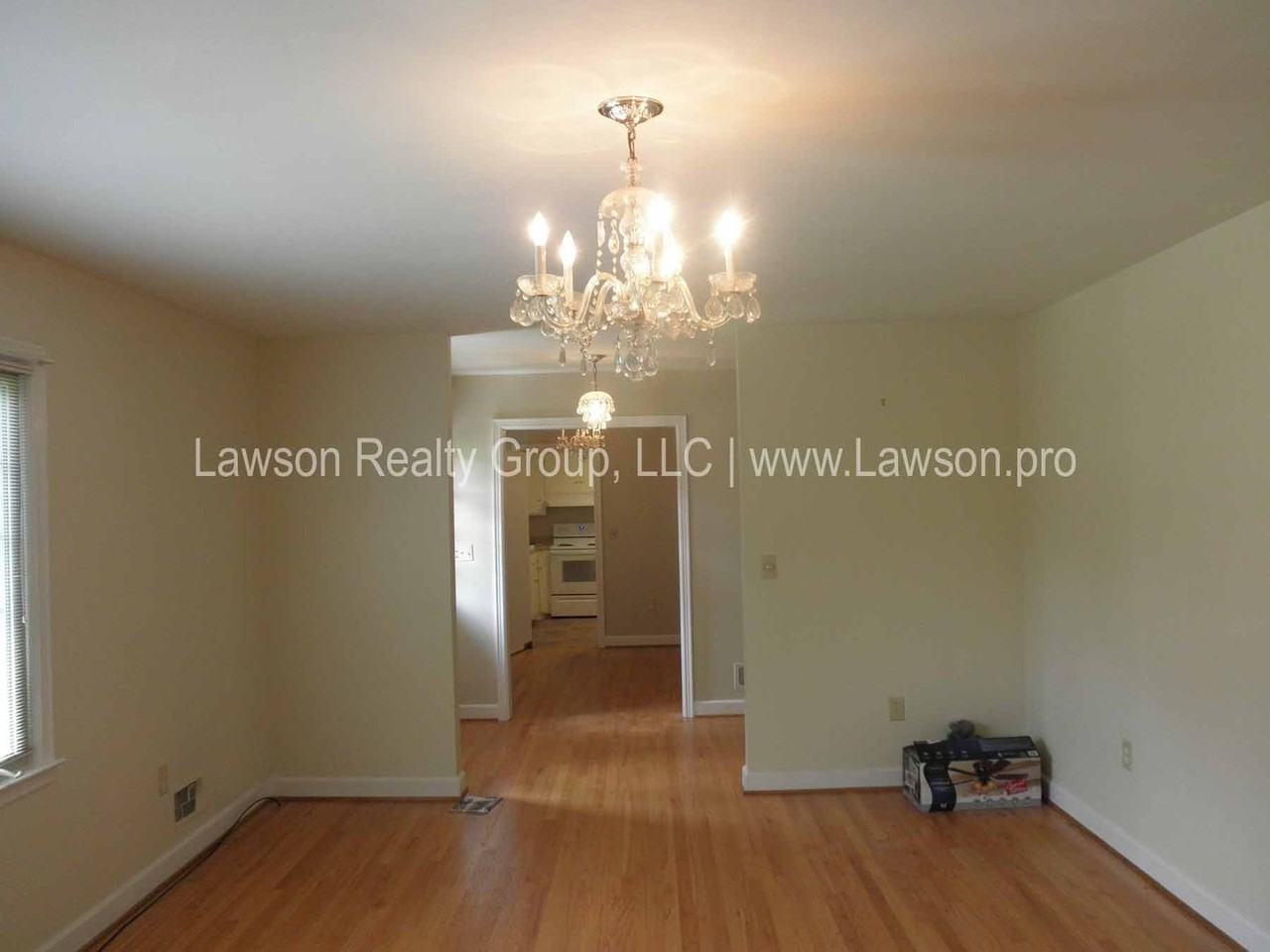 423 Highfield Rd - Photo 4 of 31