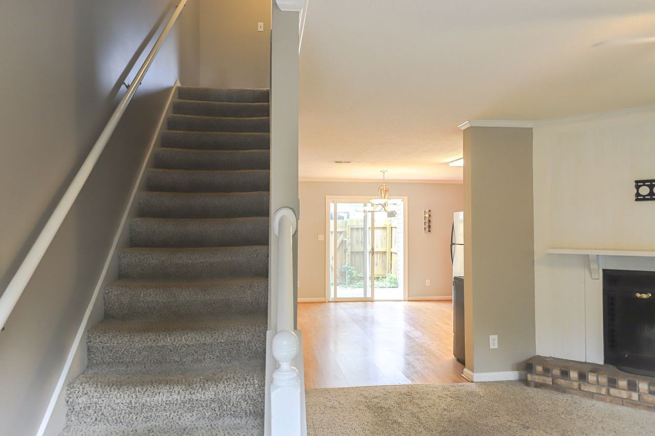 2012 Briar Ct - Photo 2 of 16