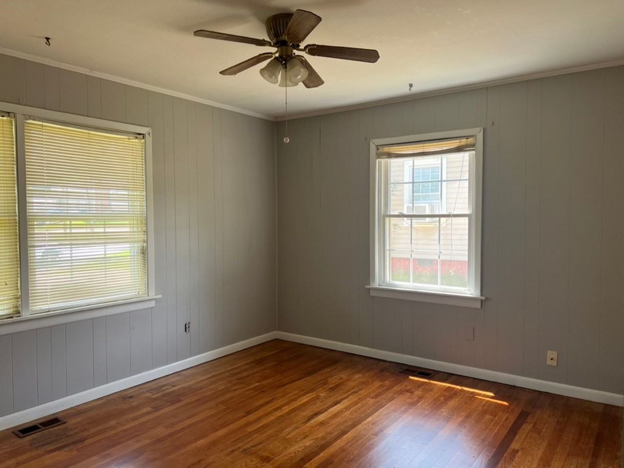 2304 Pine St - Photo 3 of 9