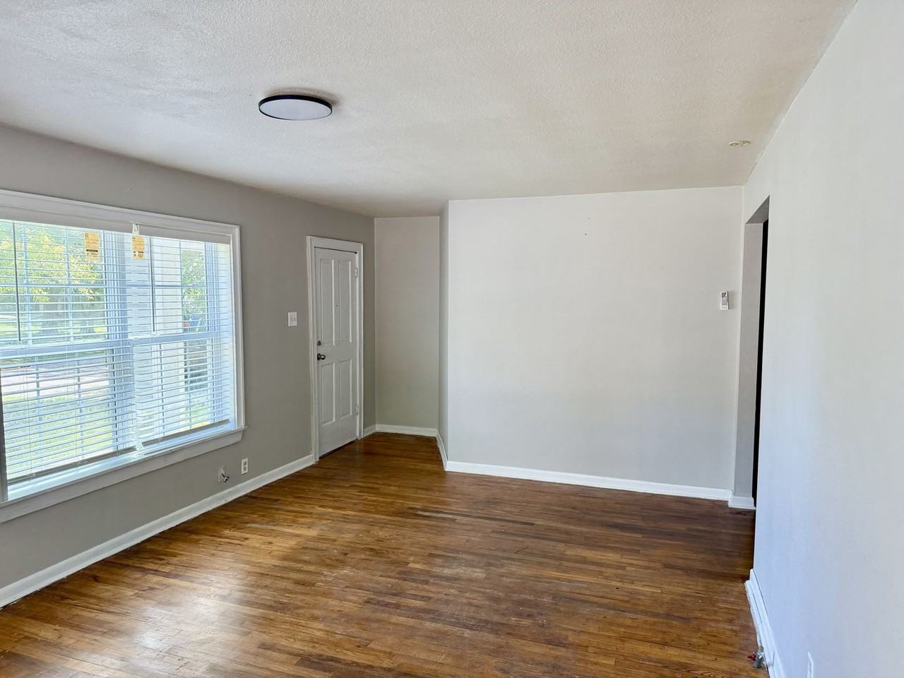 251 N 15th St - Photo 2 of 18