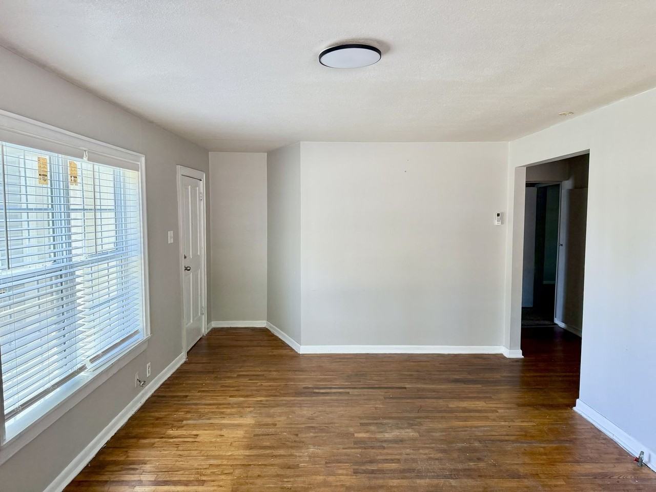 251 N 15th St - Photo 3 of 18