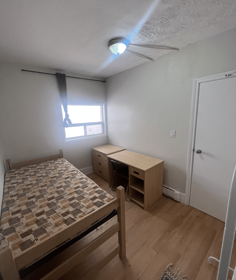 Dupont St & Dundas St W - Photo 4 of 10