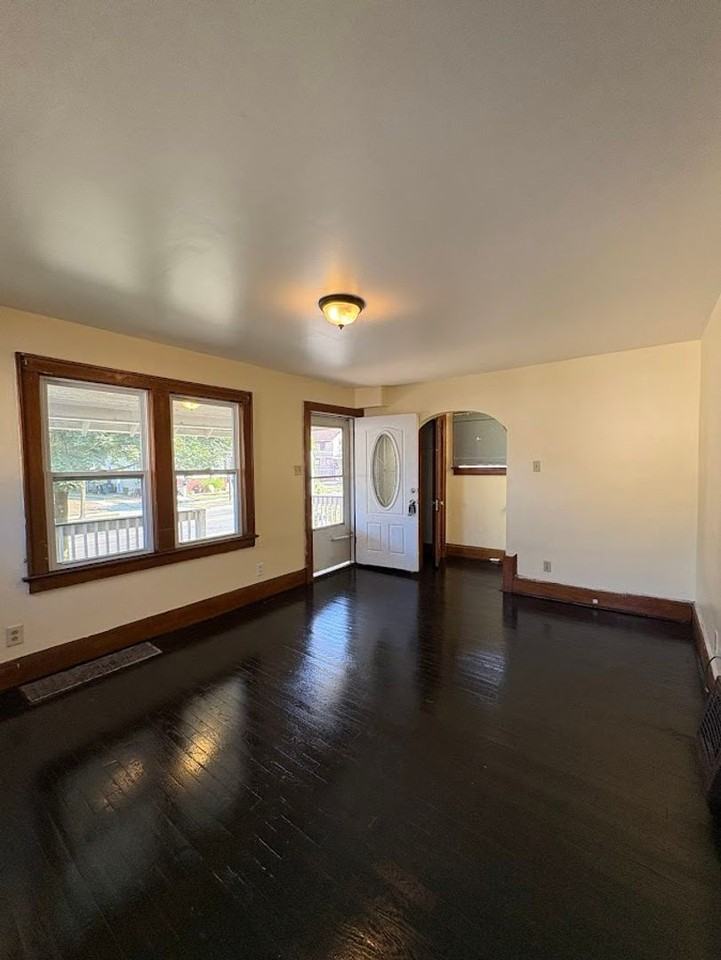 736 Lovers Ln - Photo 4 of 22