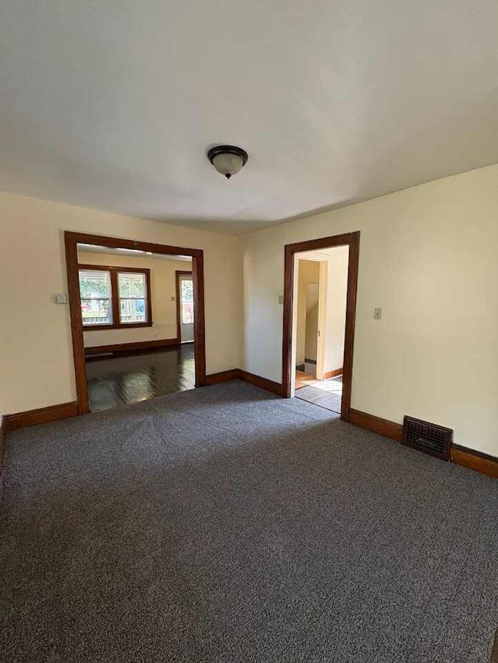 736 Lovers Ln - Photo 6 of 22