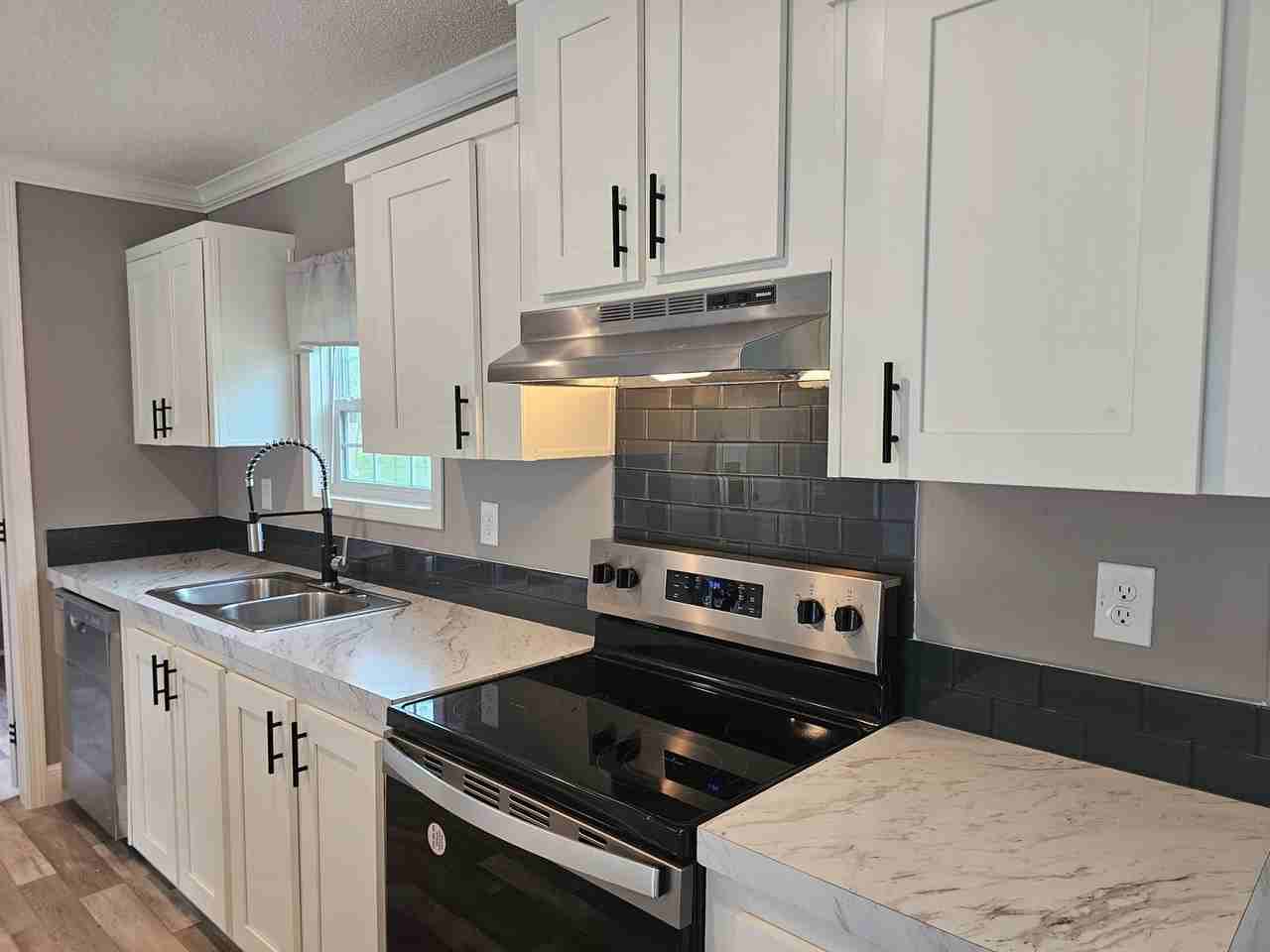 6803 West Avocado Street - Photo 7 of 26