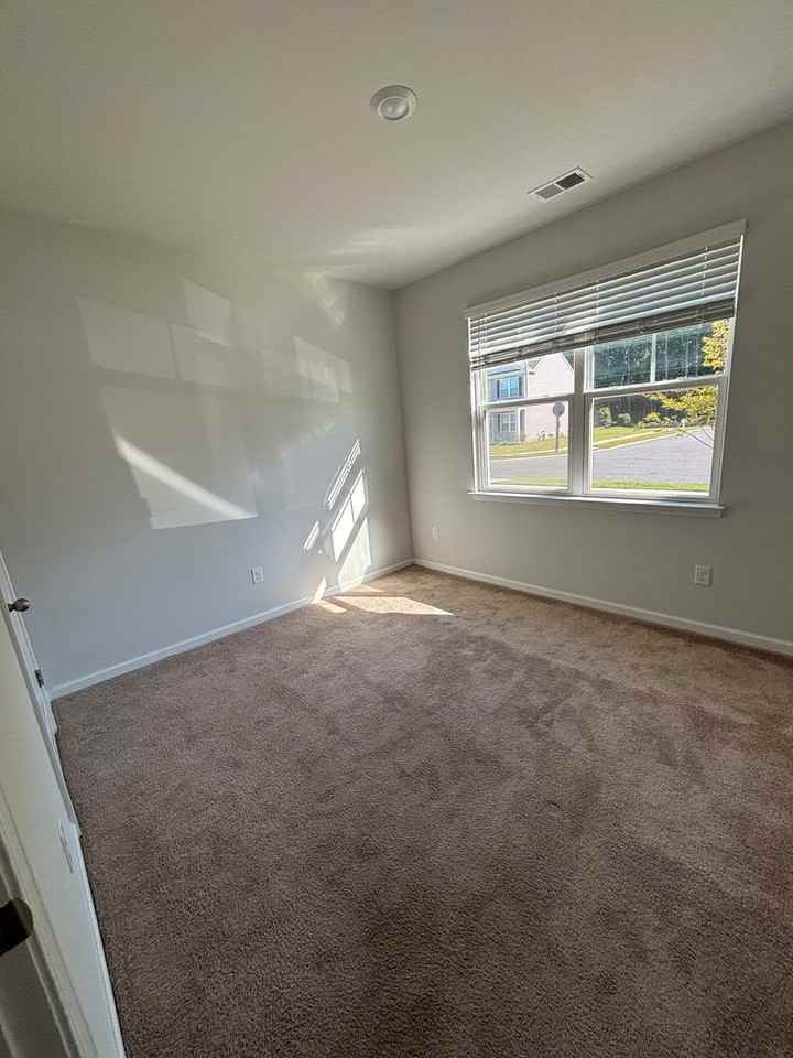 2888 Pegasus Pl - Photo 3 of 11