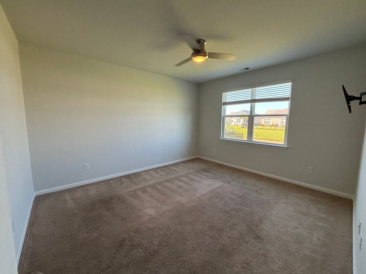 2888 Pegasus Pl - Photo 6 of 11