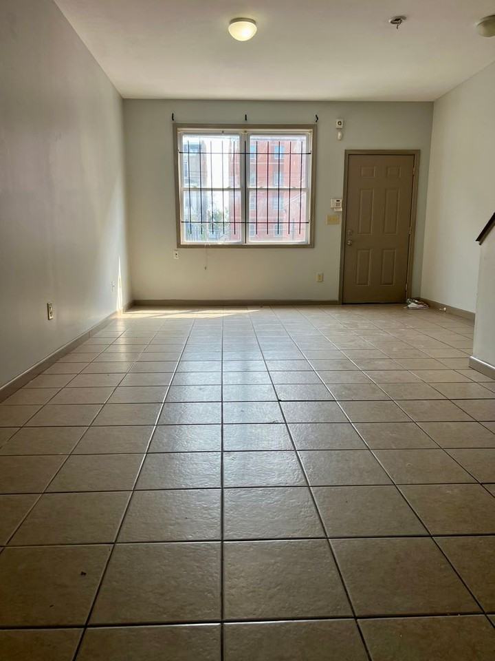 2154 N Carlisle St - Photo 3 of 26