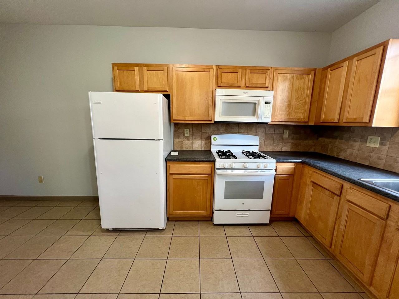 2154 N Carlisle St - Photo 6 of 26