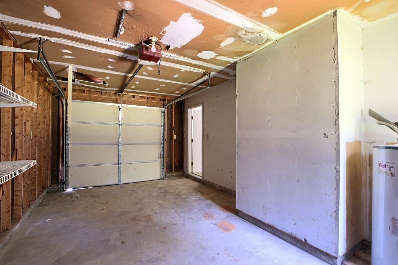 219 Springdale Way - Photo 2 of 24