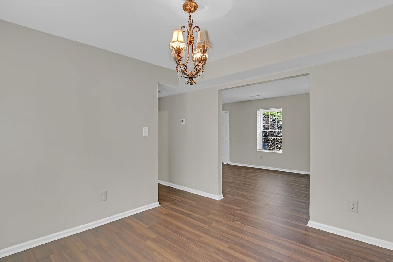 219 Springdale Way - Photo 6 of 24