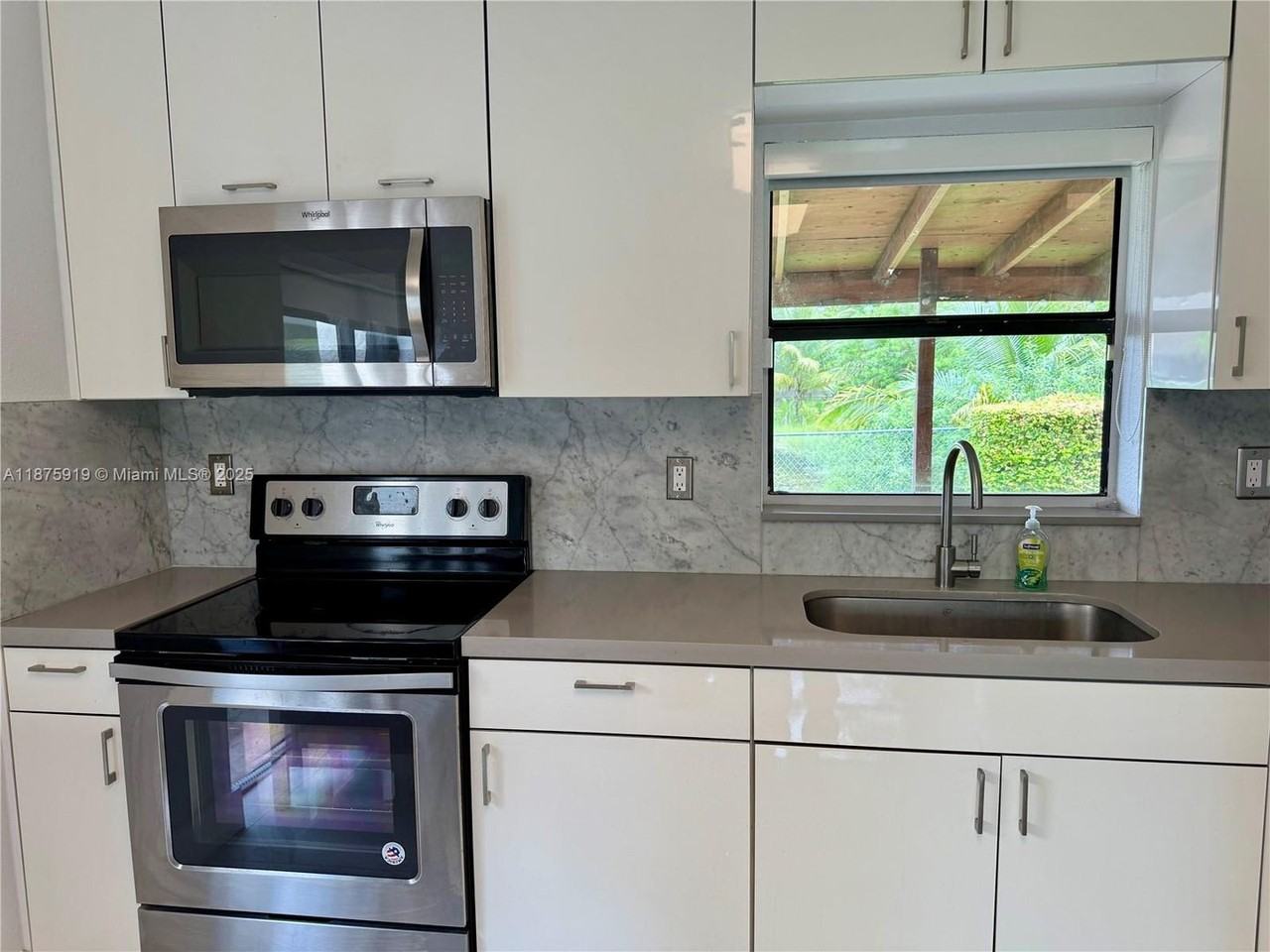 12705 Sw 66th Terrace Dr - Photo 2 of 20