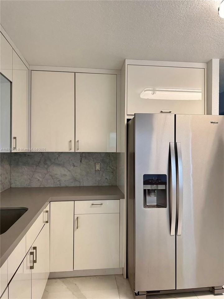 12705 Sw 66th Terrace Dr - Photo 3 of 20