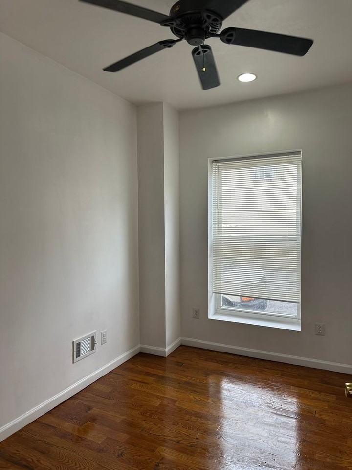 1828 N Port St - Photo 6 of 22