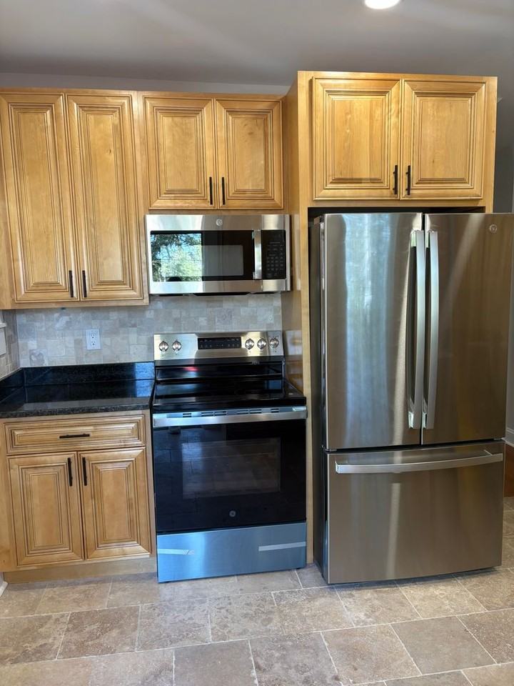 184 E Tompkins St - Photo 5 of 23