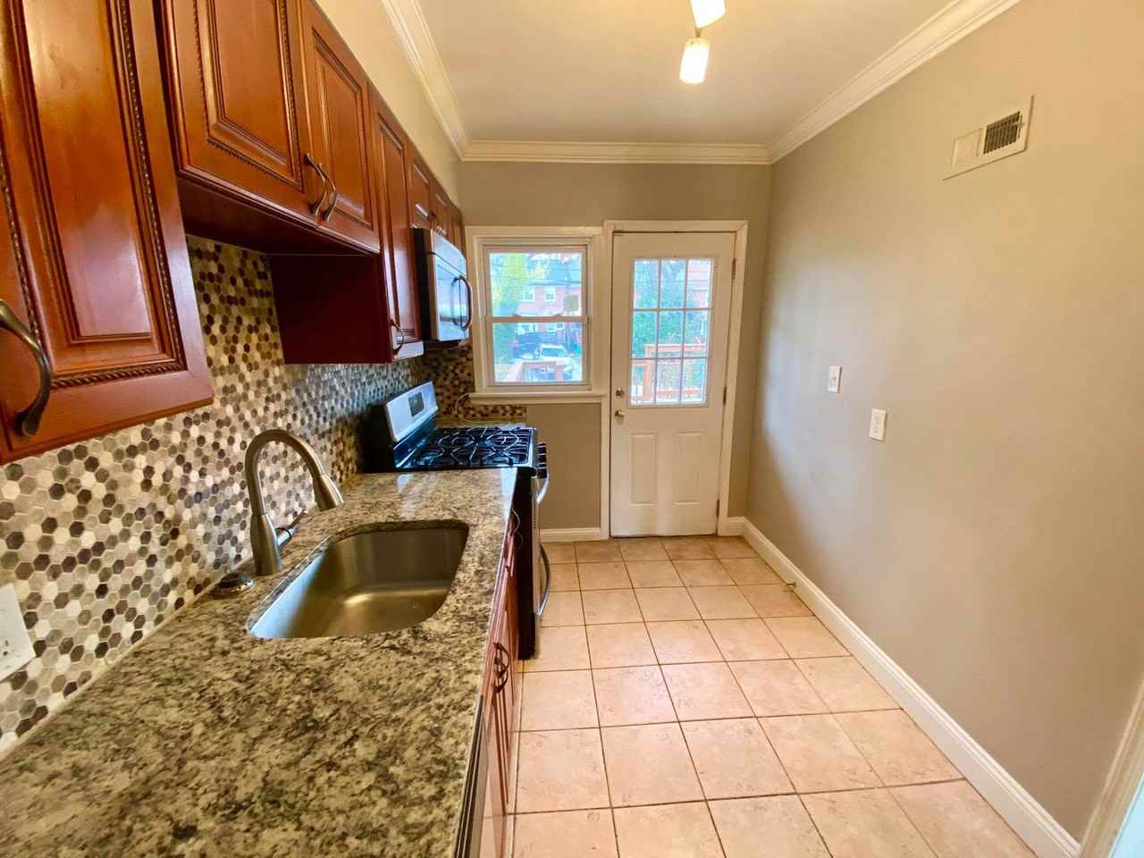 1604 Pentwood Road - Photo 7 of 20