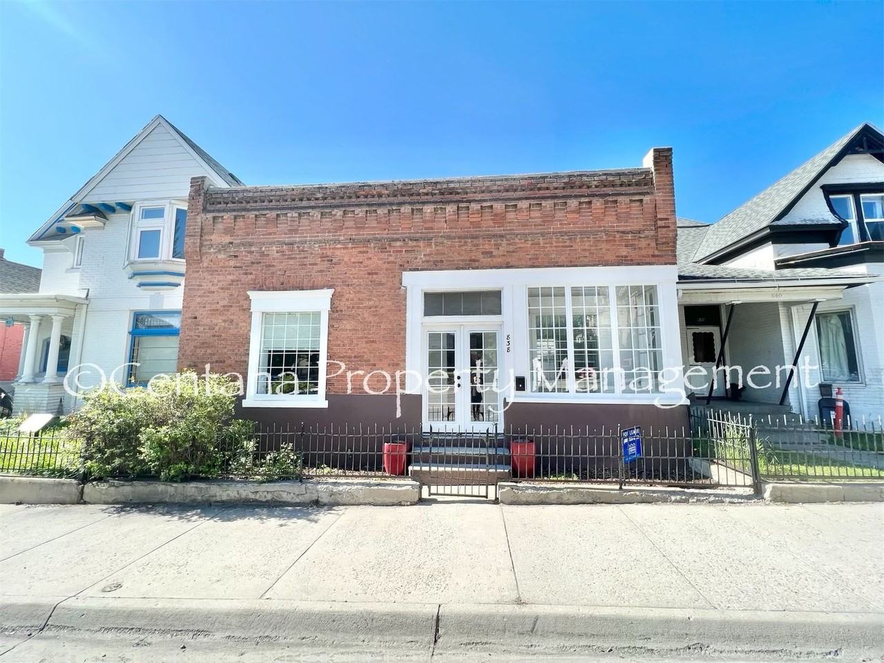 838 W Park St - Photo 2 of 35