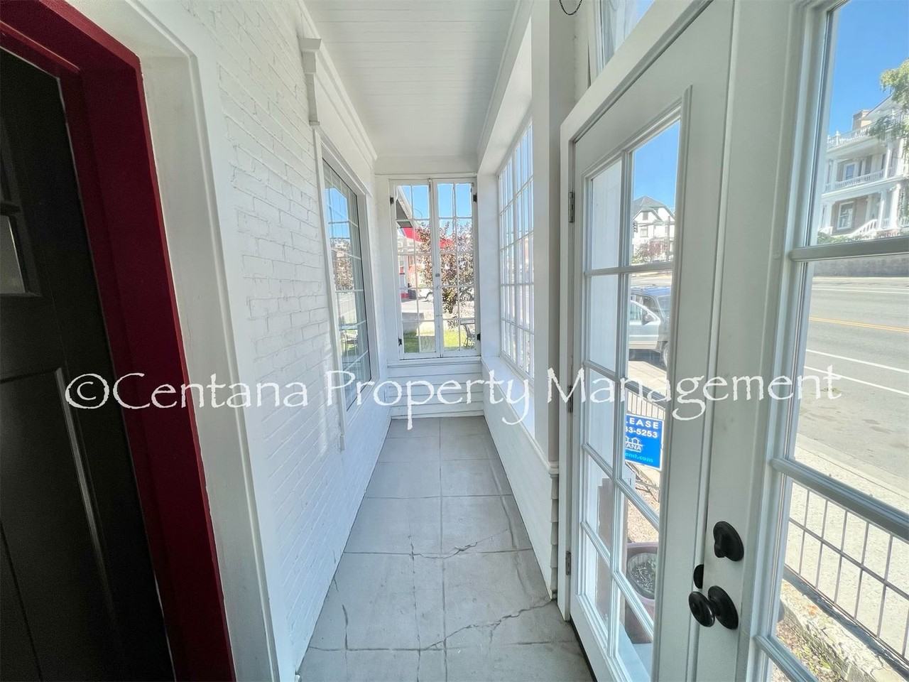 838 W Park St - Photo 4 of 35