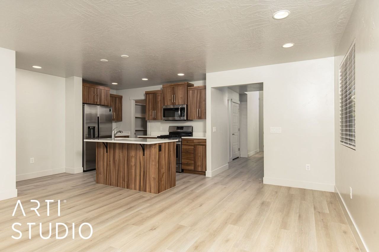 3156 E Sky Rim Way - Photo 6 of 27