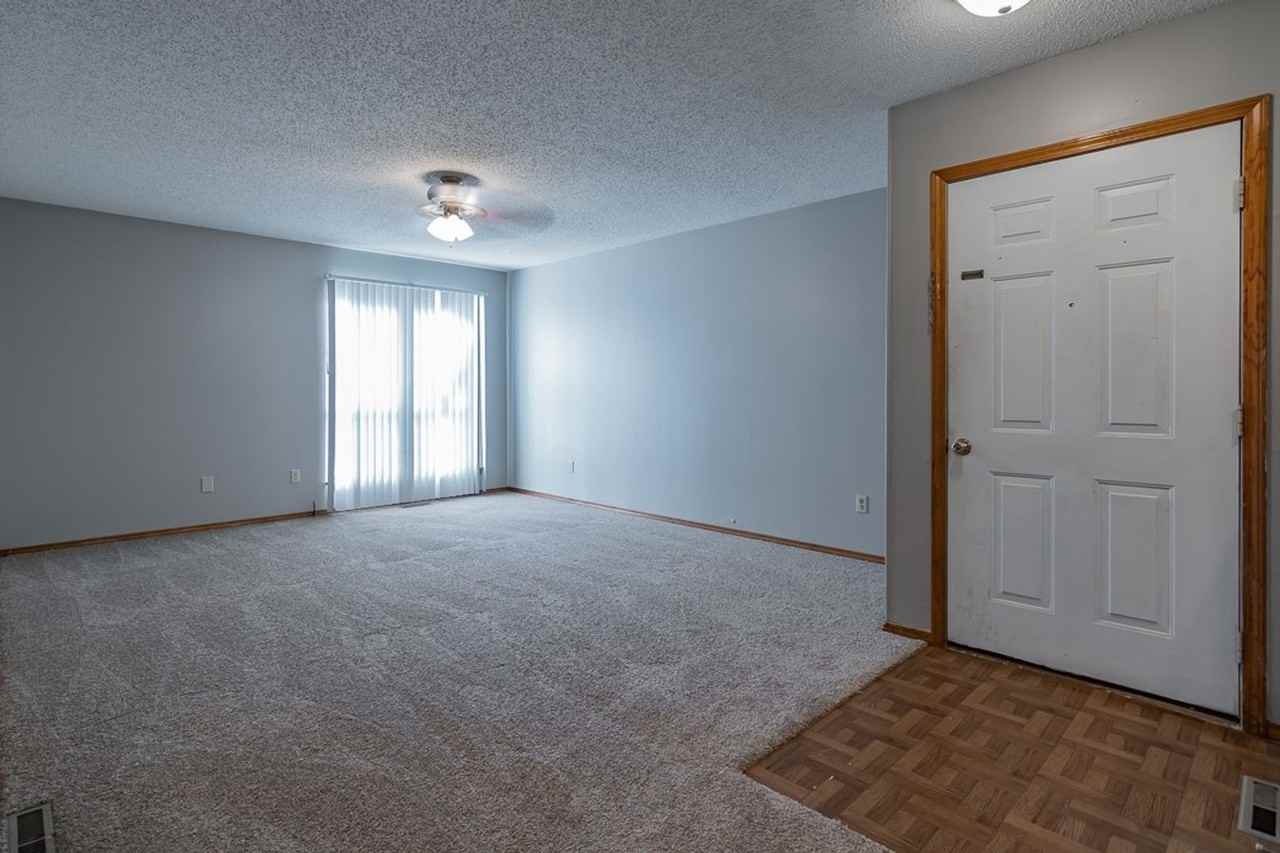 1033 E Scott St - Photo 3 of 14