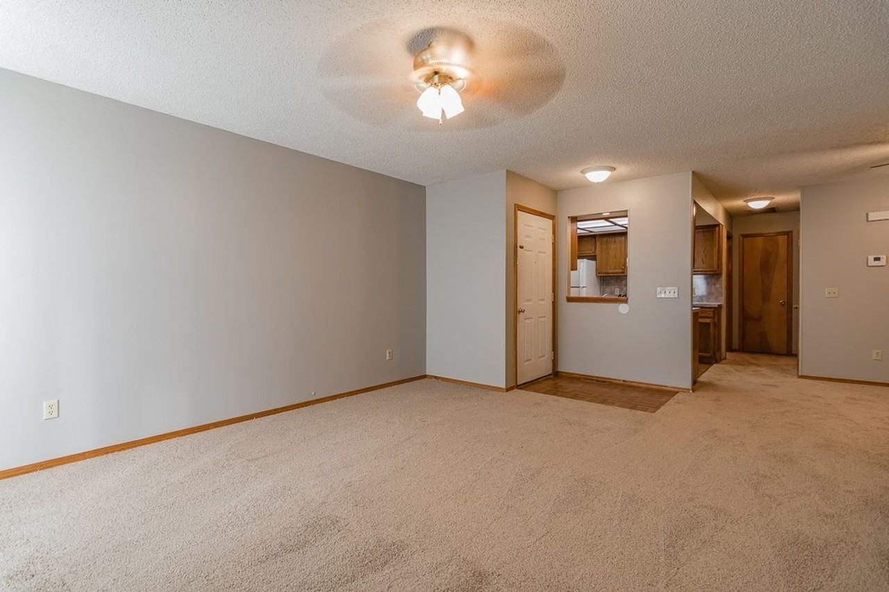 1033 E Scott St - Photo 4 of 14