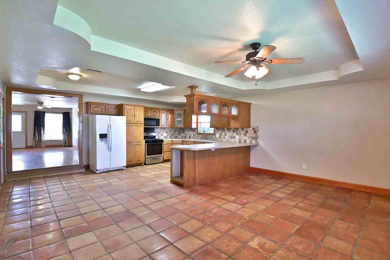 1658 S 15th St - Photo 3 of 32