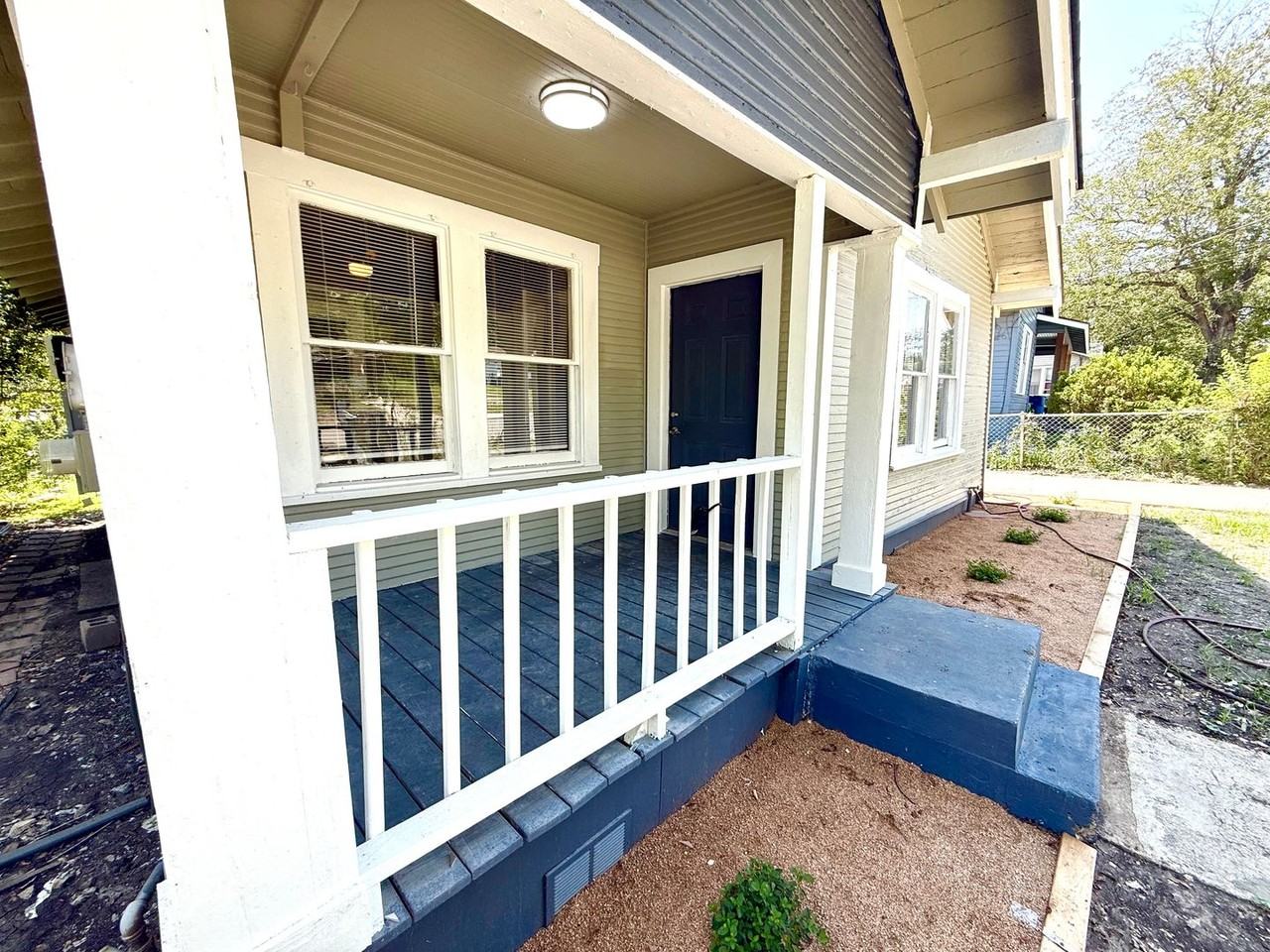 1834 Center Street - Photo 2 of 29