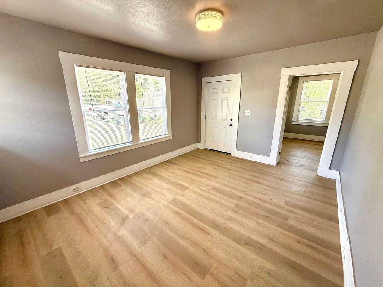 1834 Center Street - Photo 7 of 29