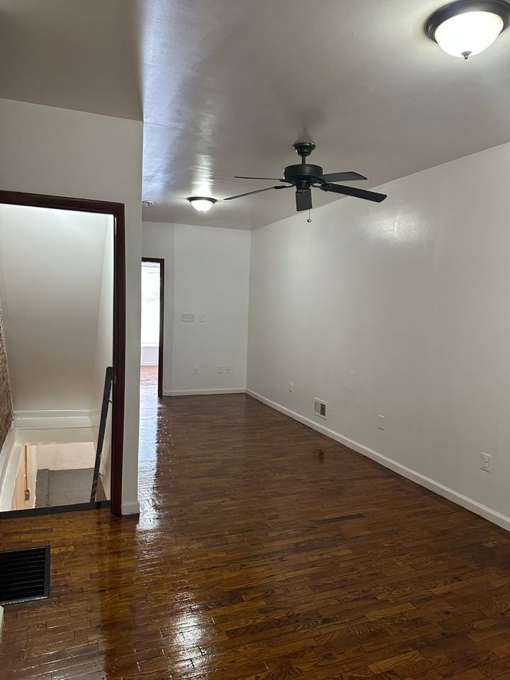 1809 N Port St - Photo 5 of 16