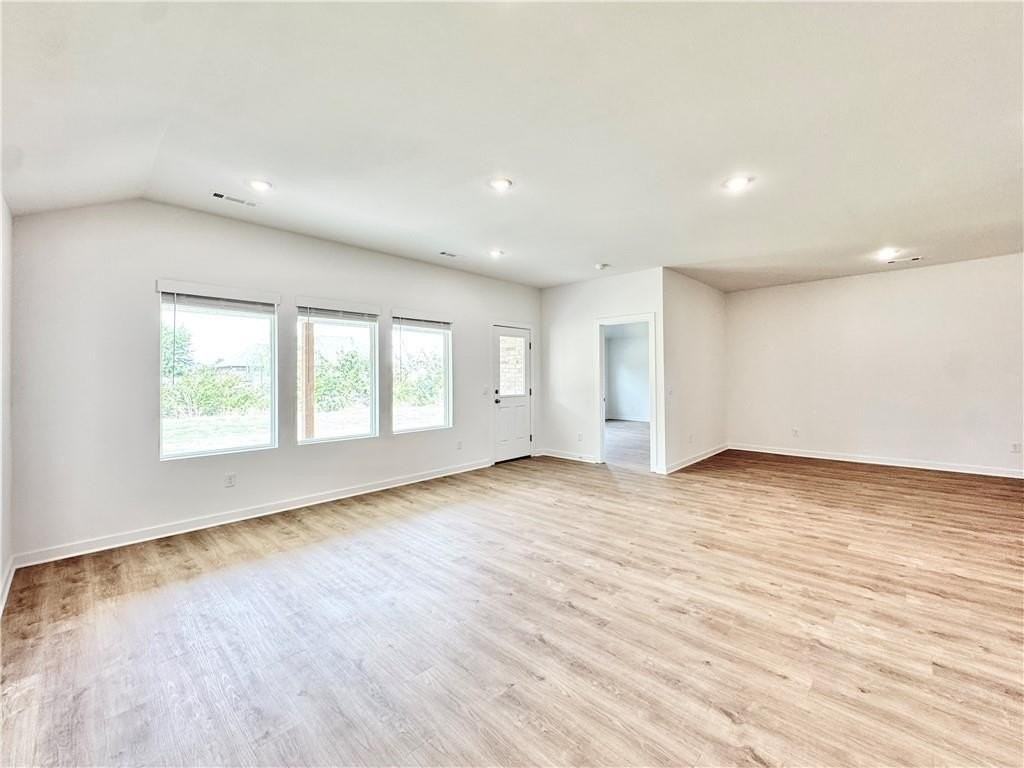 376 Texas Ave - Photo 6 of 20