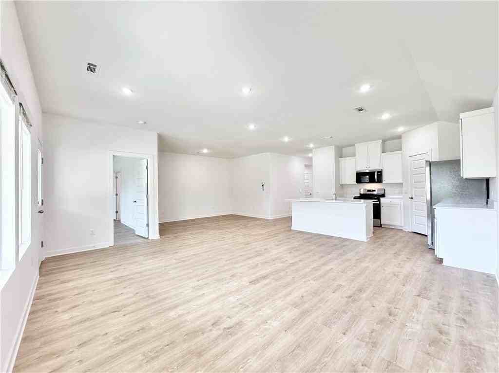 376 Texas Ave - Photo 7 of 20