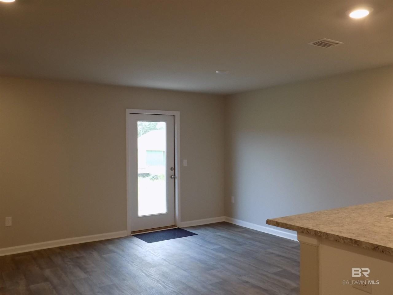 232 Fulham Ln - Photo 4 of 16