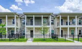 featured image of 4013 Aspen St #124