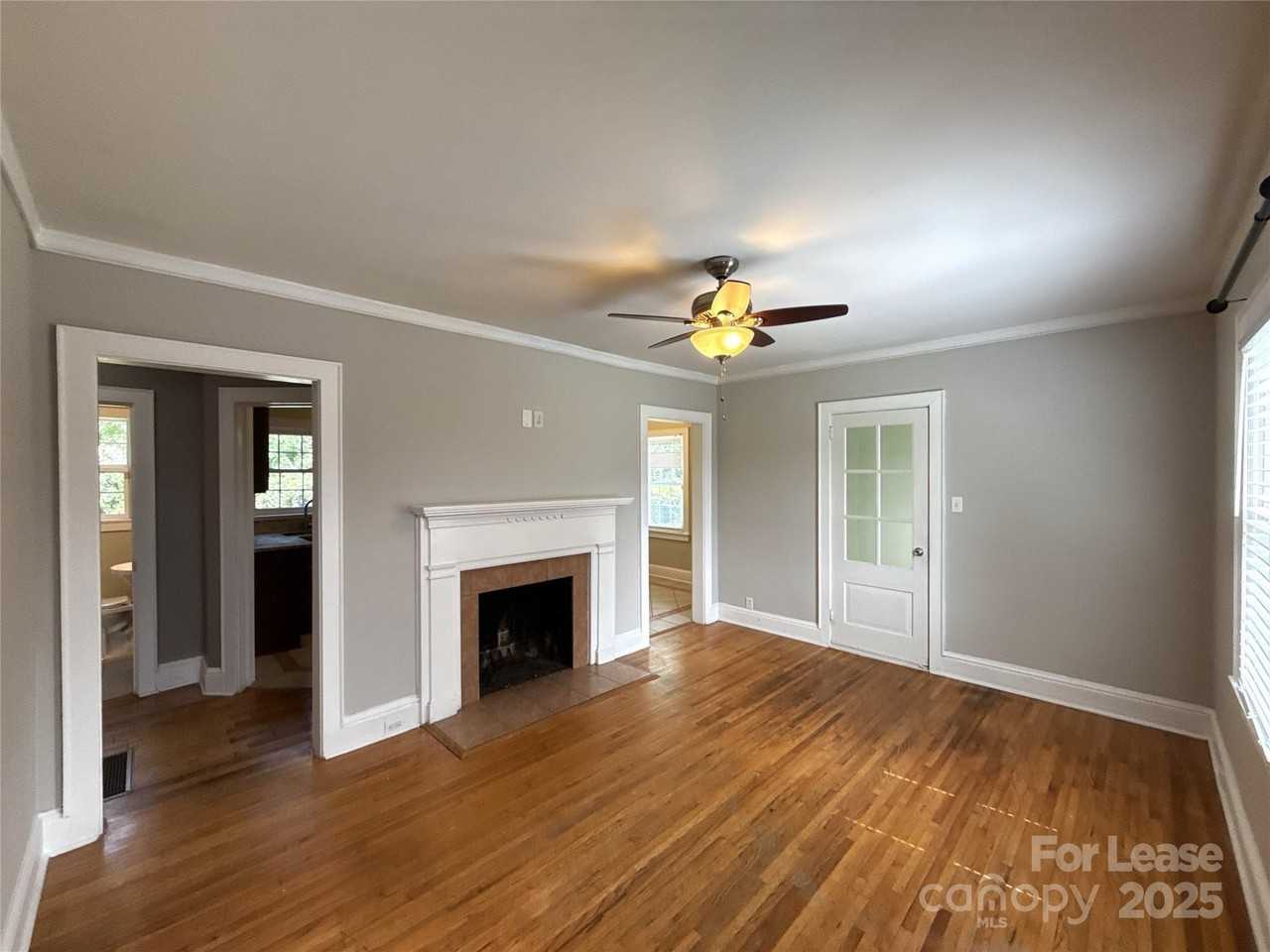 3017 Hudson Street - Photo 3 of 13