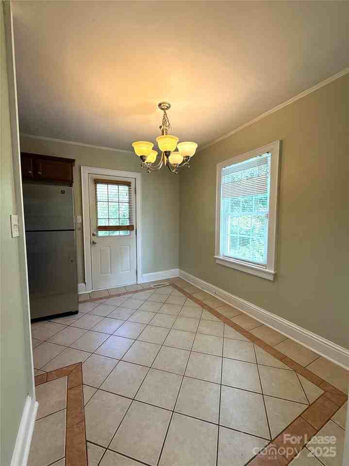 3017 Hudson Street - Photo 5 of 13