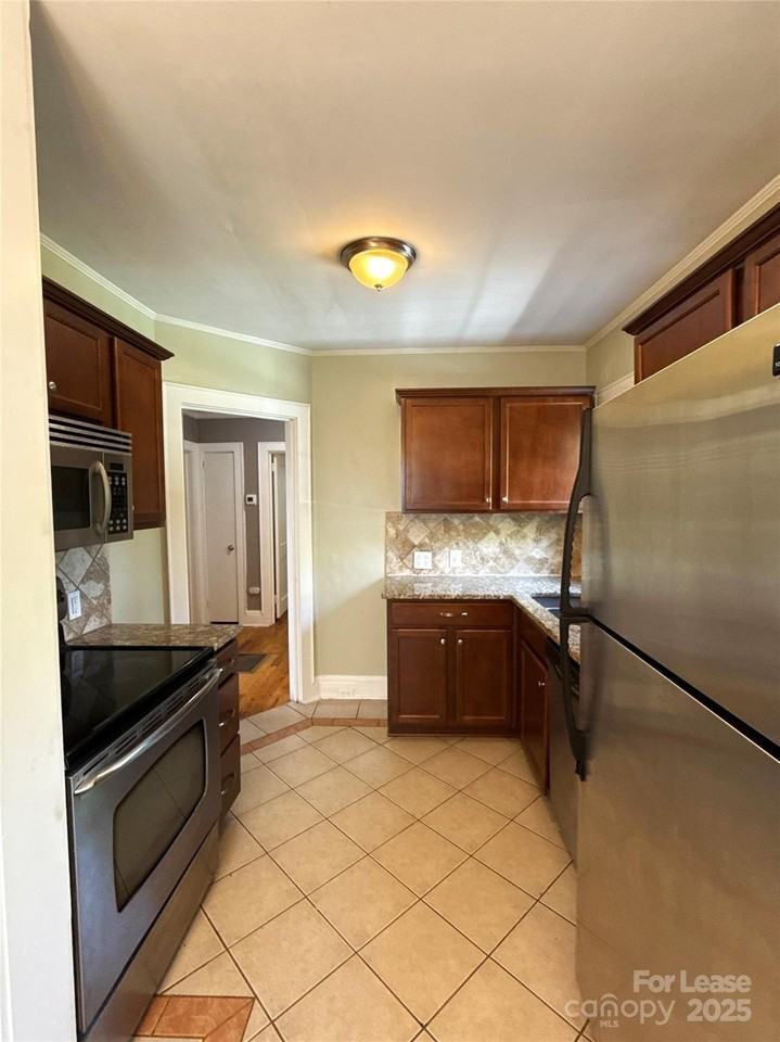 3017 Hudson Street - Photo 7 of 13