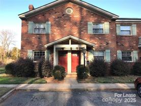 1207 Green Oaks Ln Apt L #L - Photo 1 of 1