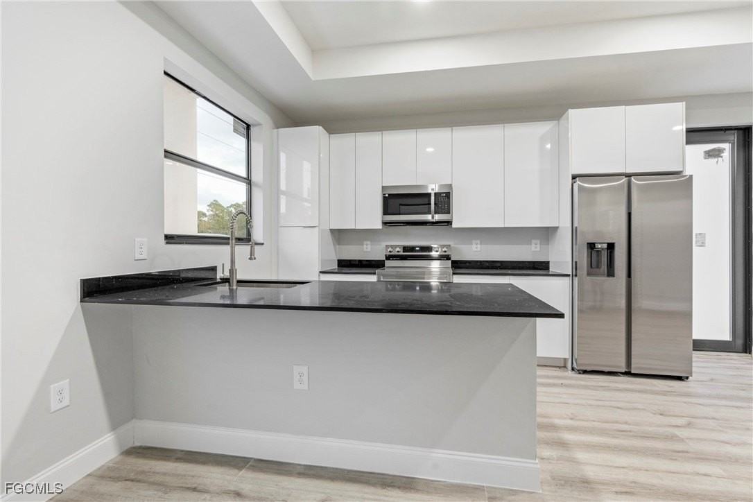 1028 Milwaukee Blvd - Photo 2 of 21