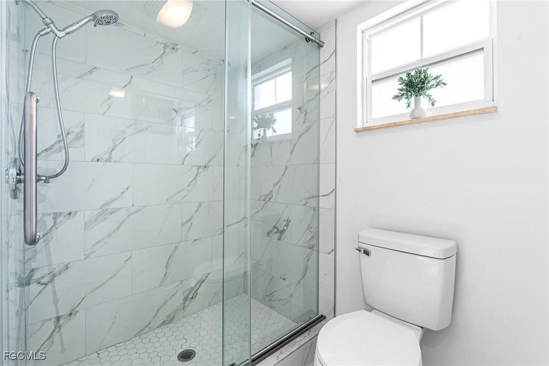 2328 Se 27th St - Photo 5 of 45