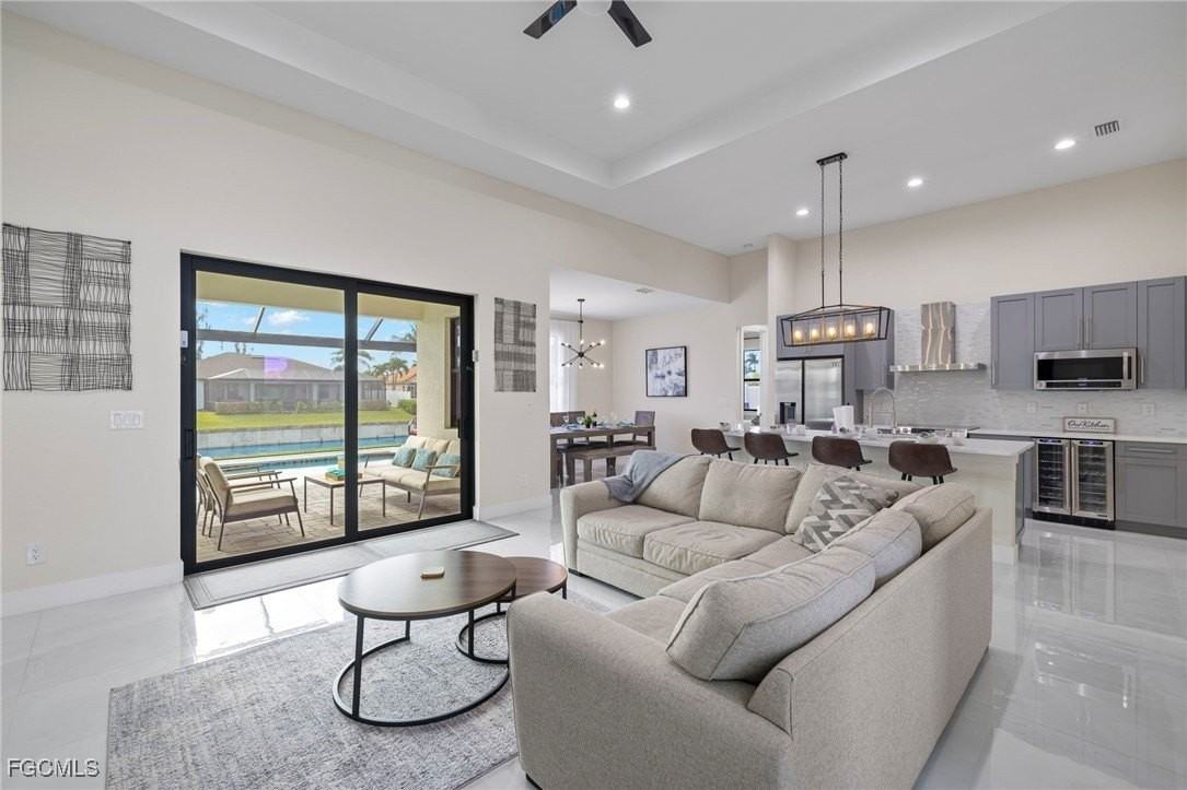 1137 Sw 18th Ct - Photo 3 of 35