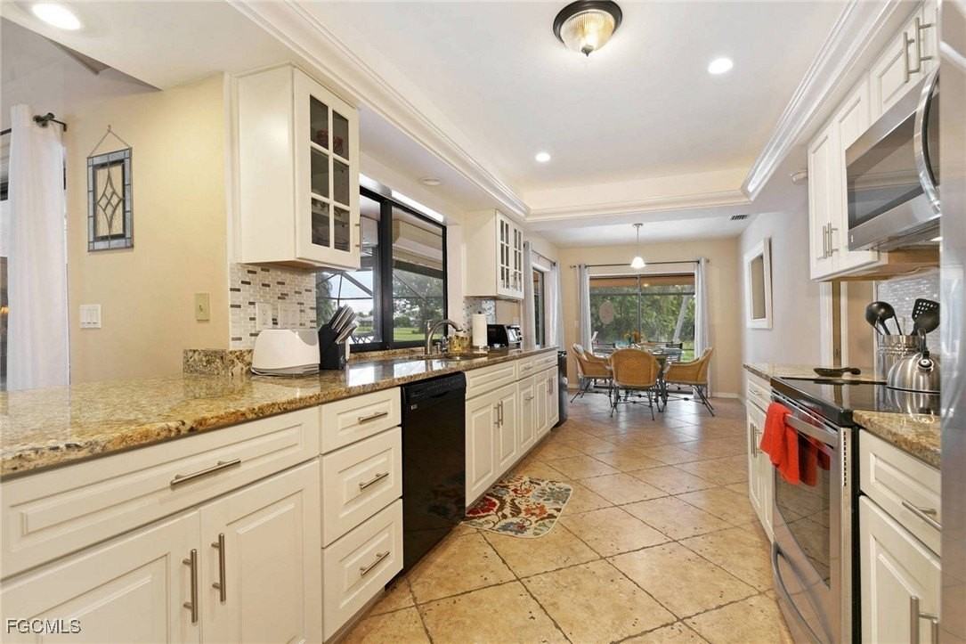 4220 Glasgow Ct - Photo 7 of 22