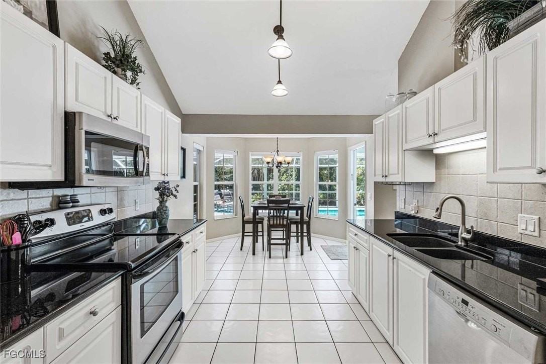 620 Se 21st Ter - Photo 7 of 30