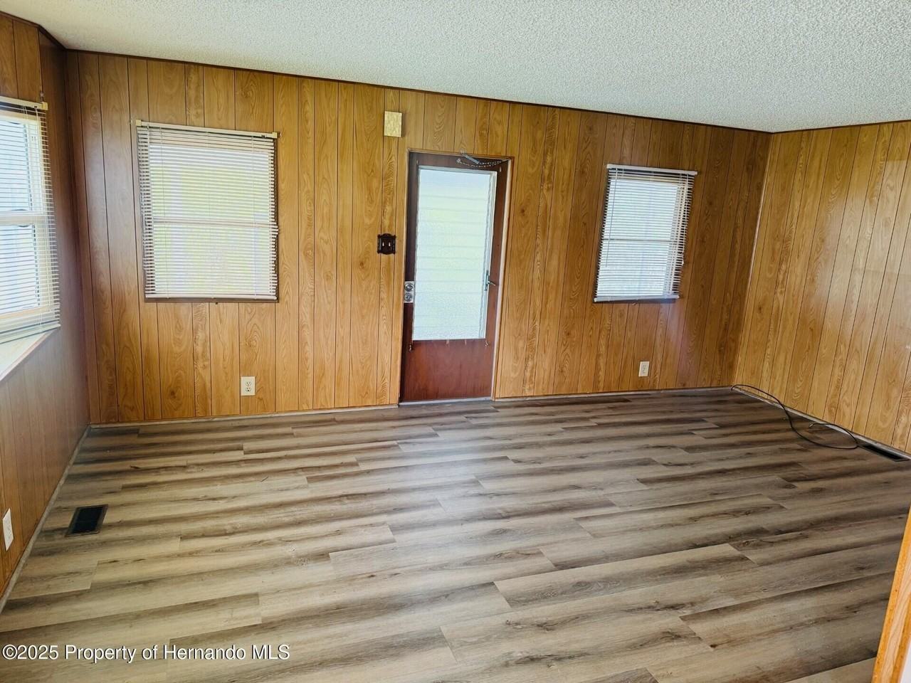 7169 Fairlane Avenue - Photo 6 of 12