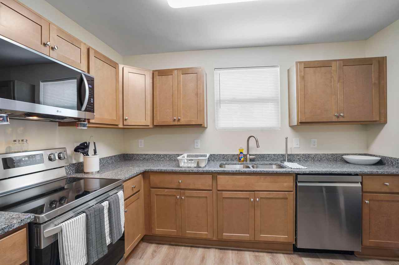 Mcduff Ave S - Photo 2 of 11