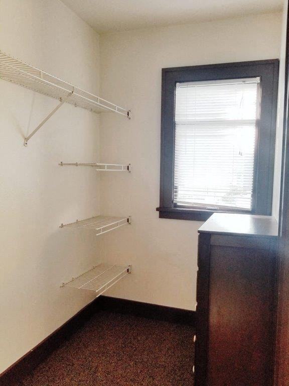 Sterling Court Apartments - Photo 3 of 10